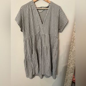 Black and white tunic dress